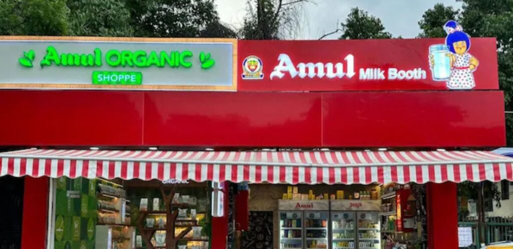 Amul Franchise Cost