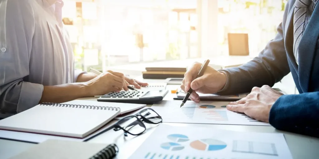 Professional Courses After 12th Commerce